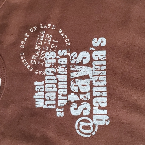 ๐ 4/$25 NWT Baby Bodysuit,What Happens at Grandma's ... (12-18 months) - Picture 3 of 8